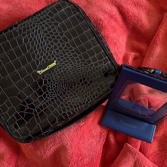 🎁 5 for $15🎁 Sengence Makeup Bag Case with zippered departments and Mirror - Picture 2 of 9